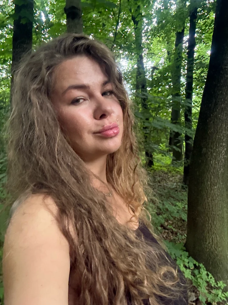GIF uploaded by Iva Nka
