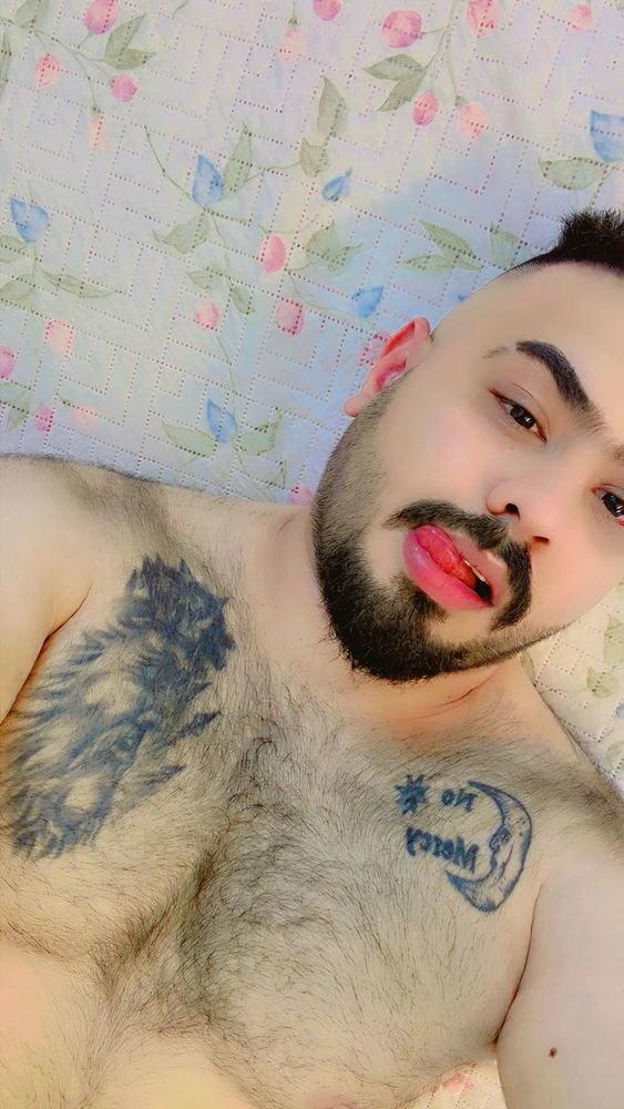 GIF na in-upload ni Mustafa