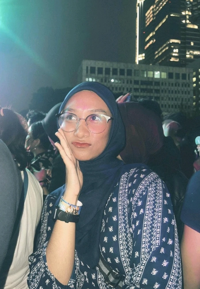 GIF uploaded by Esha