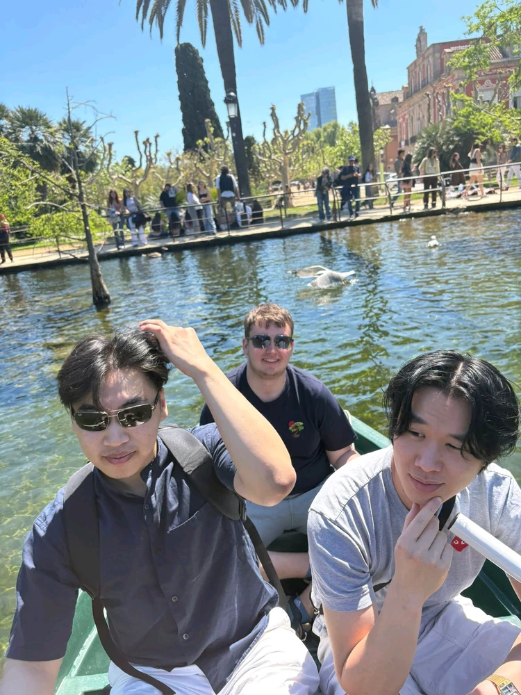 GIF uploaded by Tom