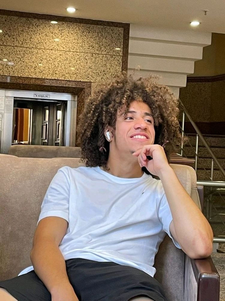 GIF uploaded by Khraisha