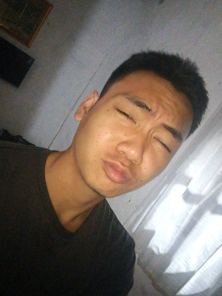 GIF diunggah oleh Surya