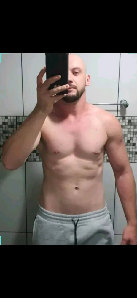 GIF tso los ntawm Alexandre Silva de Bovi