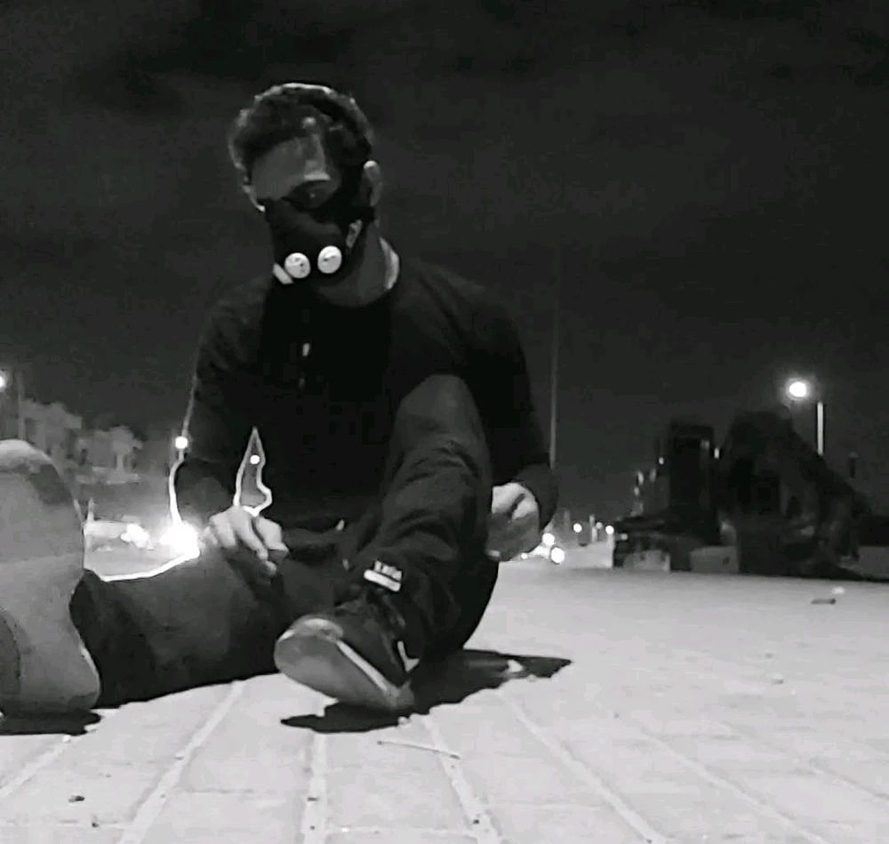 GIF uploaded by R Λ V E N