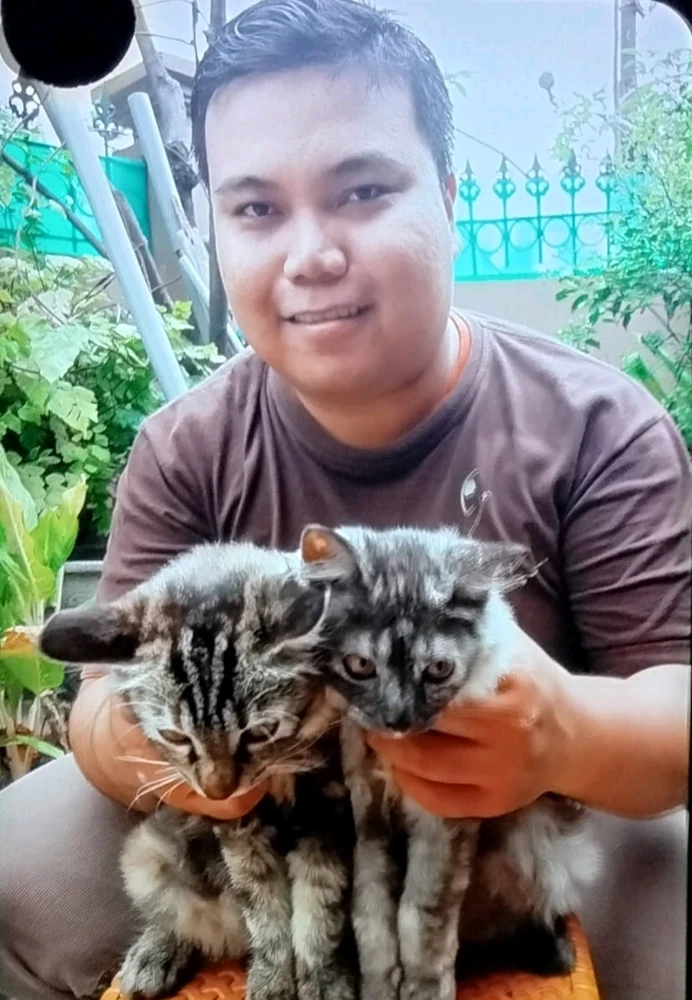 GIF uploaded by Koko Yudhis