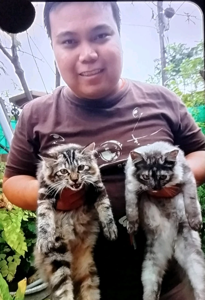 GIF uploaded by Koko Yudhis