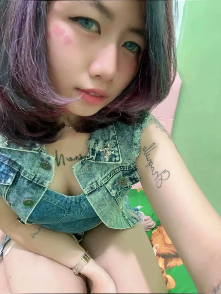 GIF uploaded by VAMPIRE WITCH