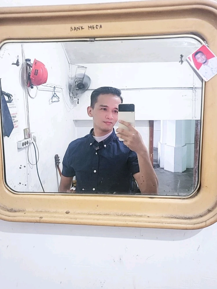 GIF diunggah oleh Arie