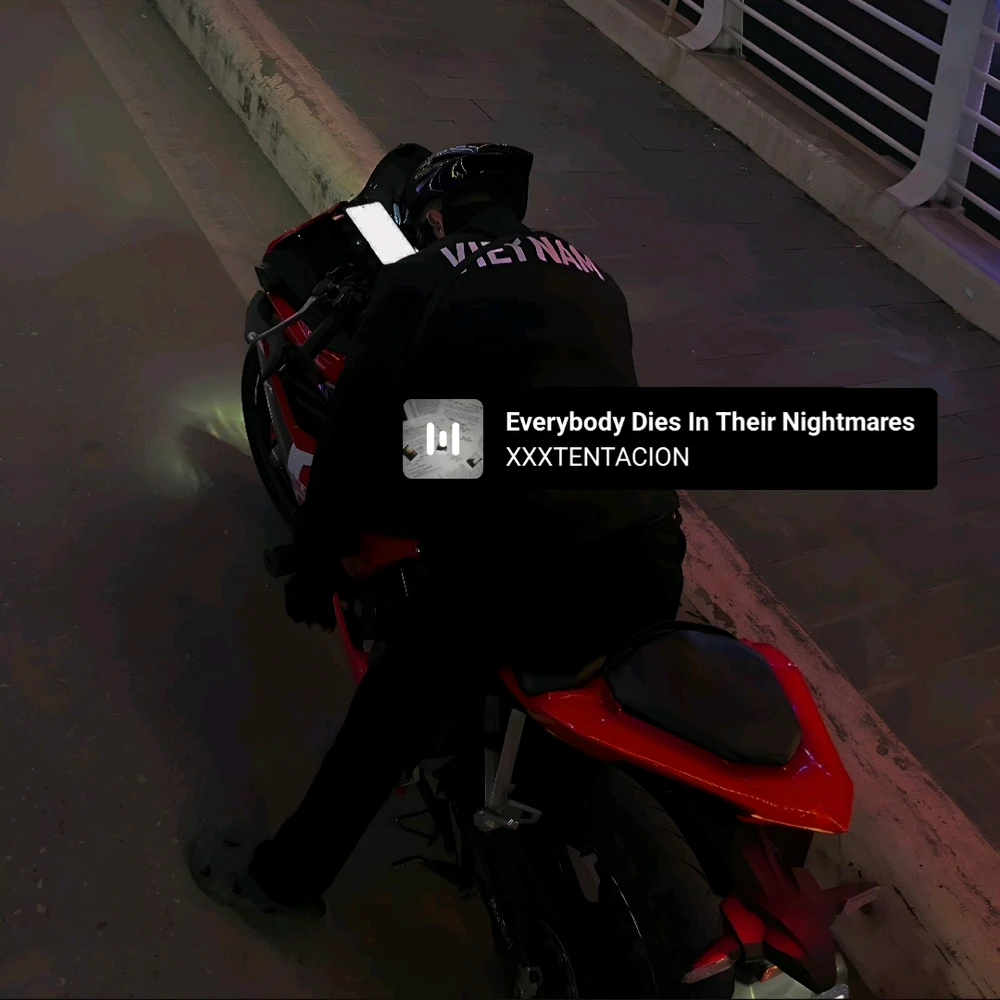 GIF uploaded by Nguyễn Trung Hiếu