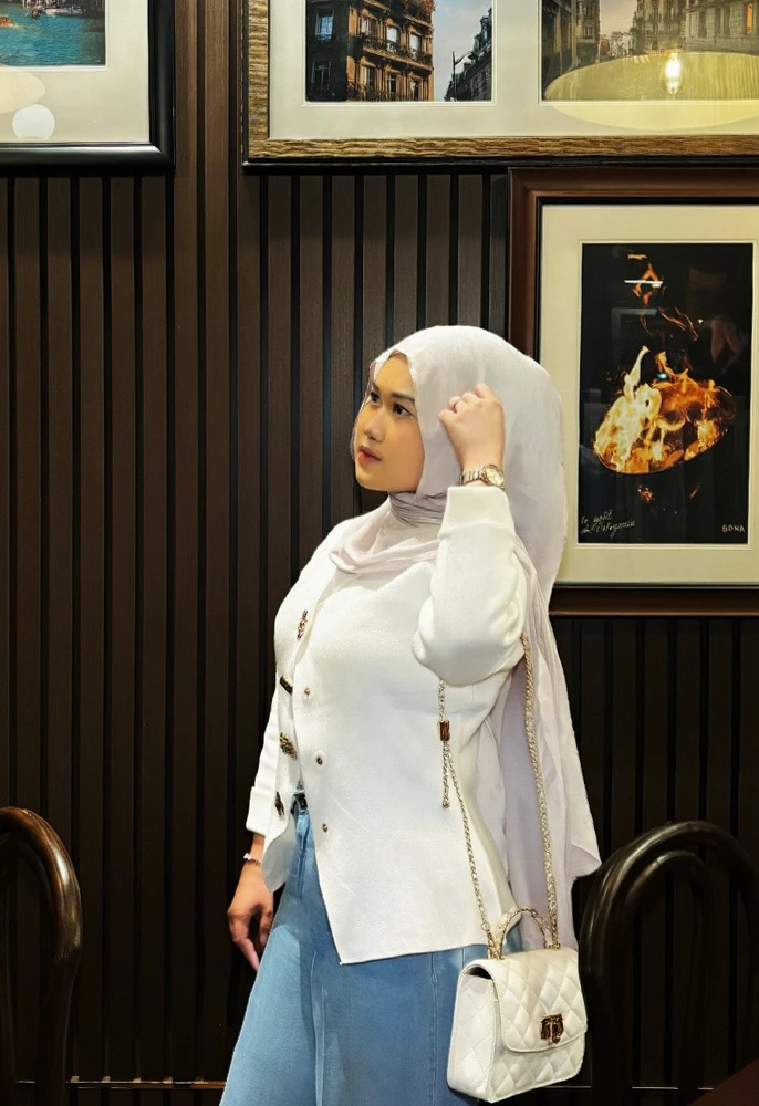 GIF uploaded by Elfa