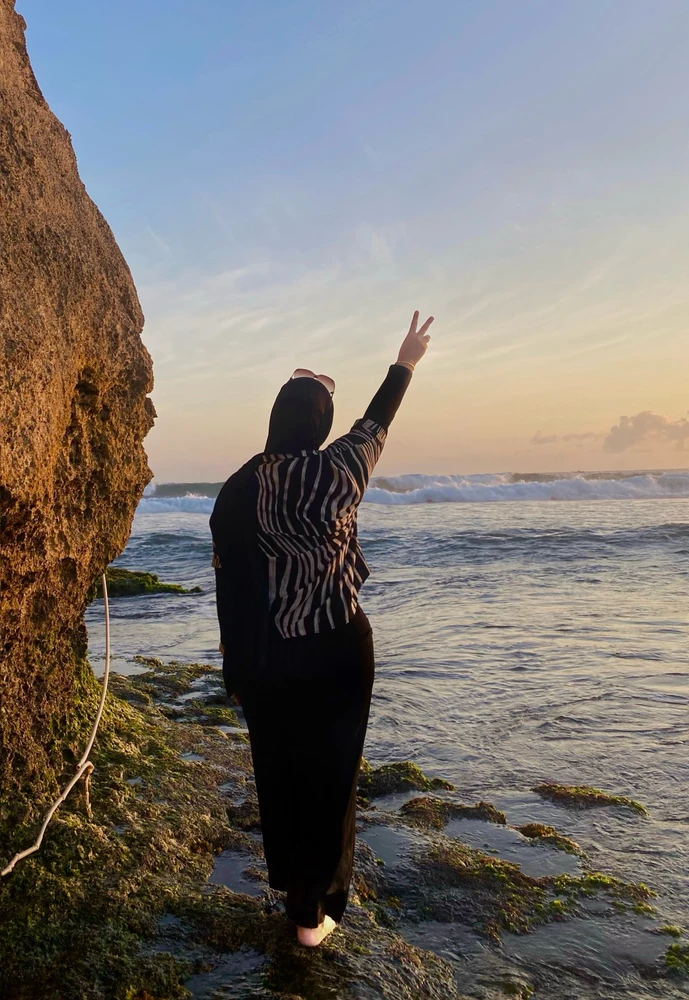 GIF diunggah oleh Sall