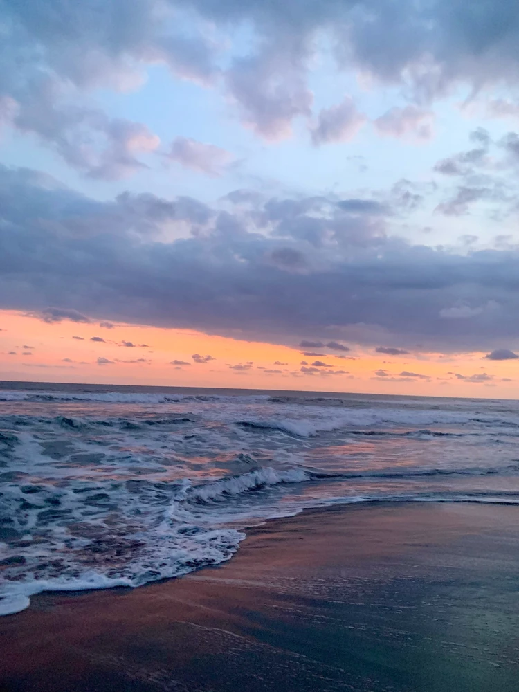 GIF uploaded by Vanny