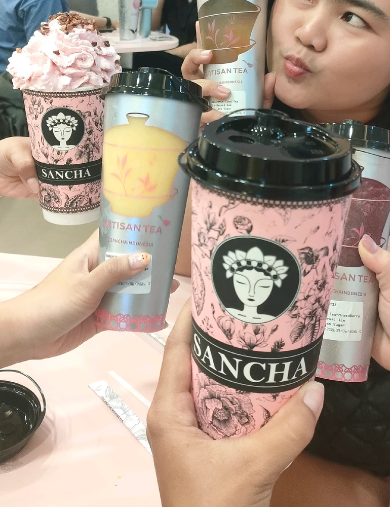 GIF uploaded by Tyya