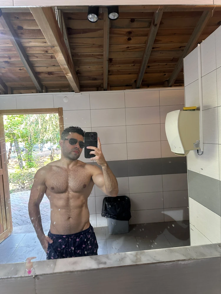 GIF uploaded by Baris
