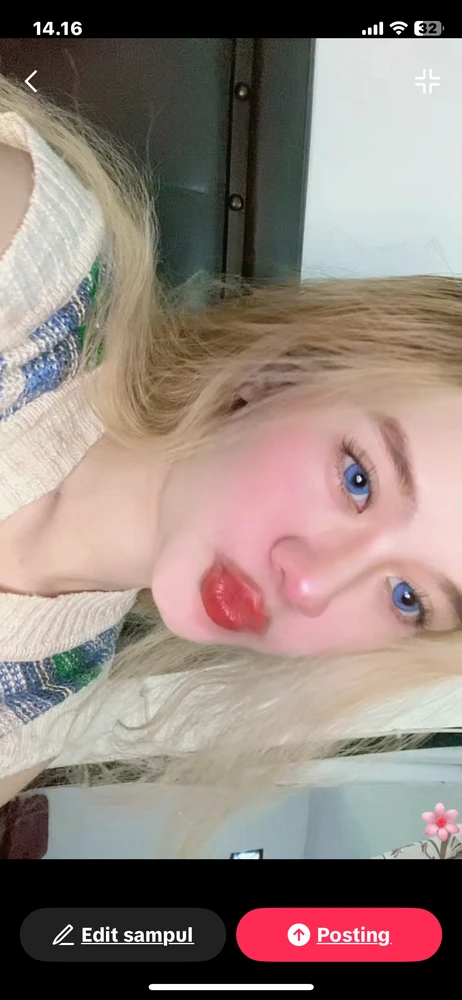 GIF uploaded by Asya