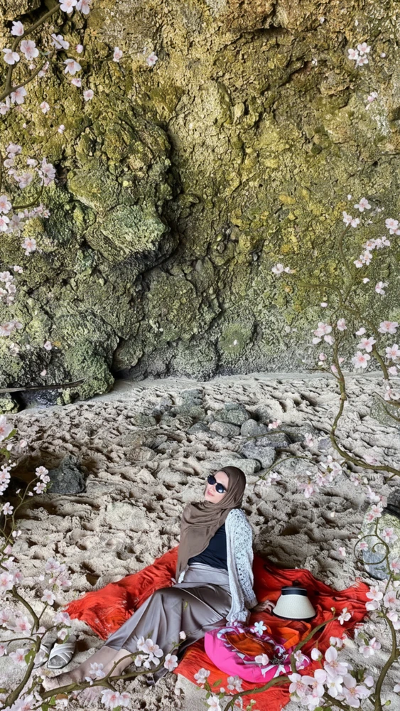 GIF uploaded by Farah