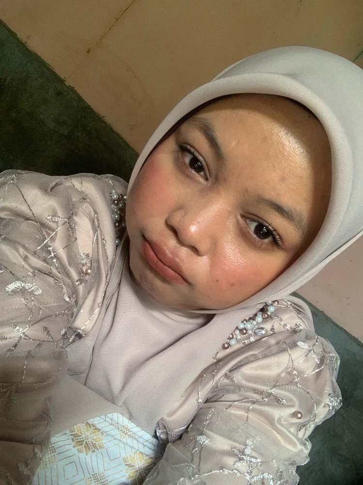 GIF uploaded by Nia