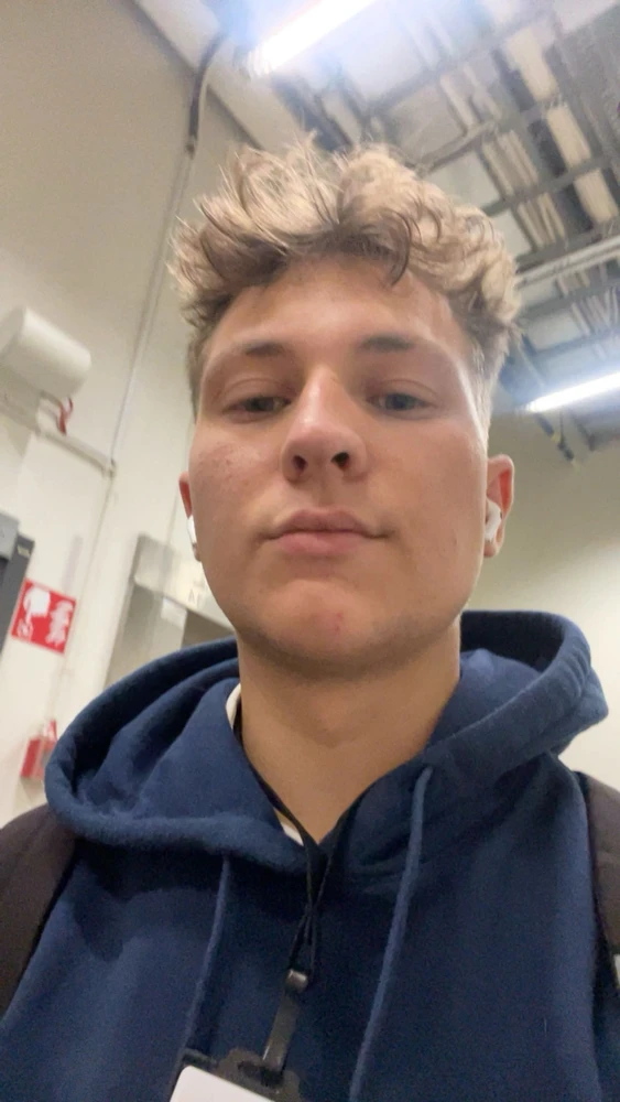 GIF uploaded by Melwin