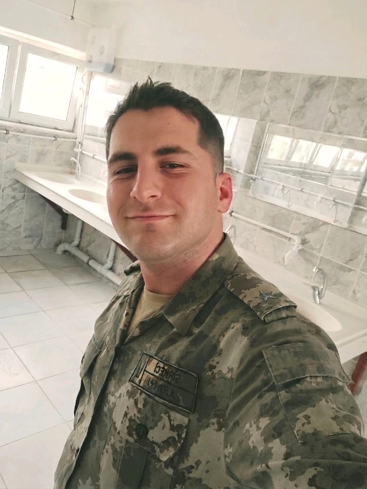 GIF uploaded by Eros