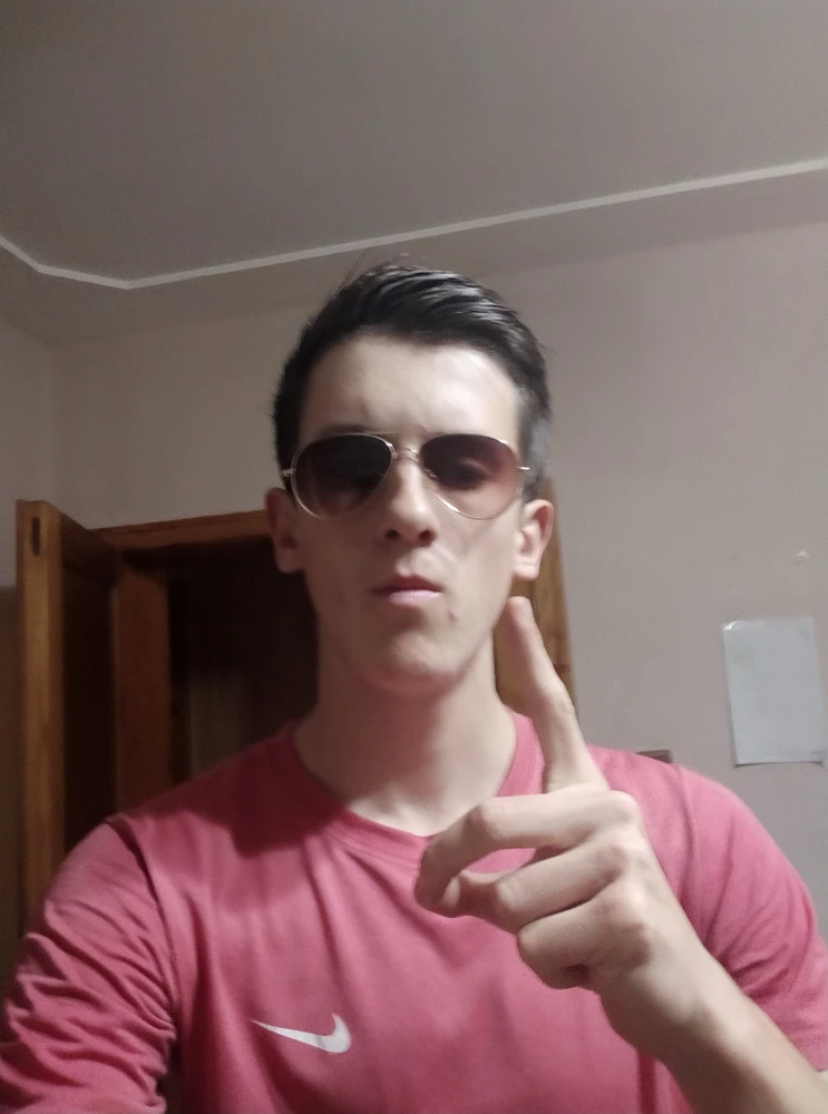 James Bond😎