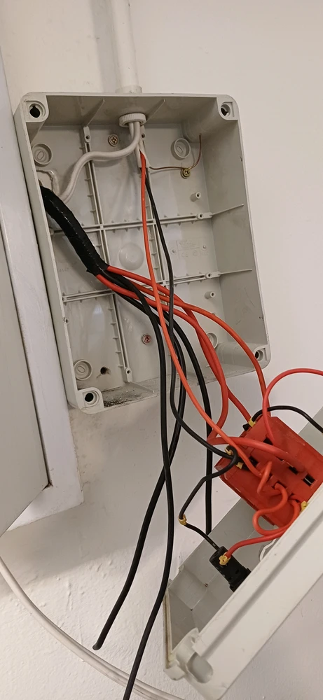 Immaġni mtellgħa minn OluDavid