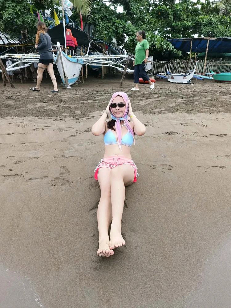 GIF uploaded by Azmin