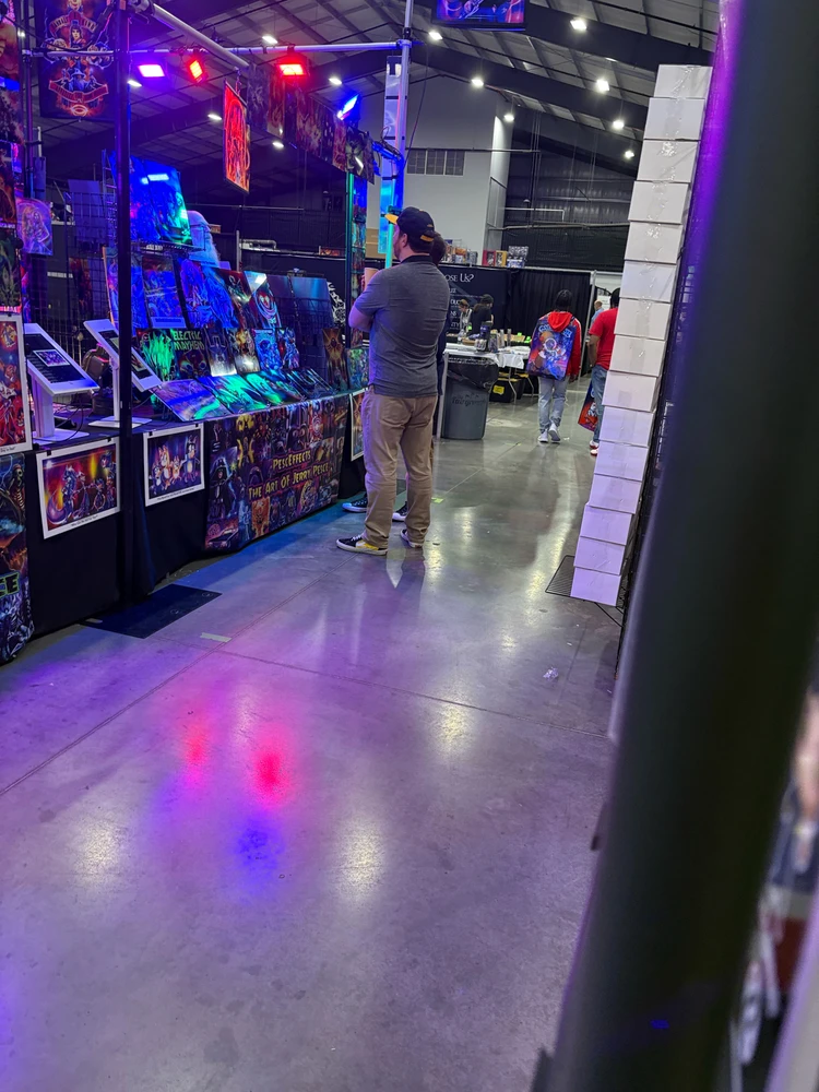 After just entering on day one, two MHA Va’s walked right behind my friend and I. I fan girled hard and took a sneaky pic