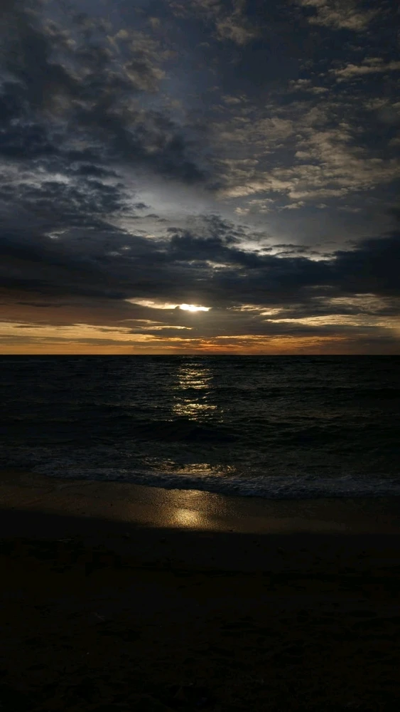 GIF uploaded by Nura