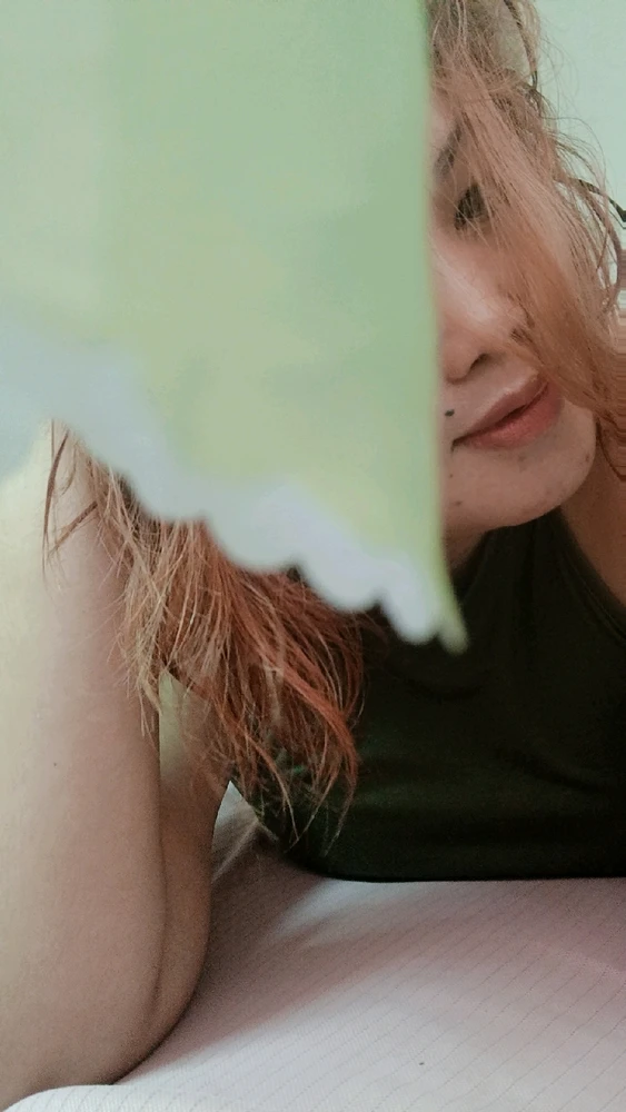 GIF diunggah oleh EyCeeEm