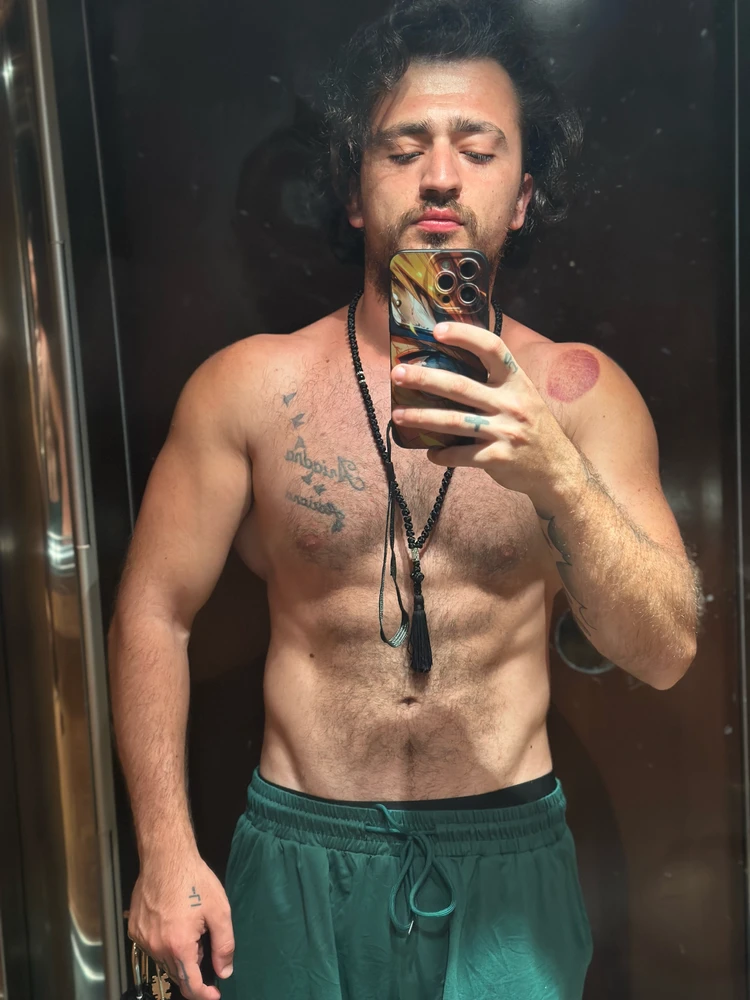 GIF uploaded by Nikos