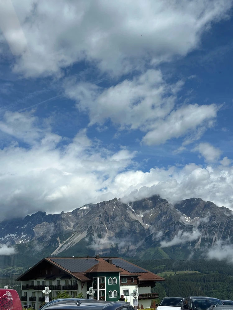 GIF uploaded by Tata