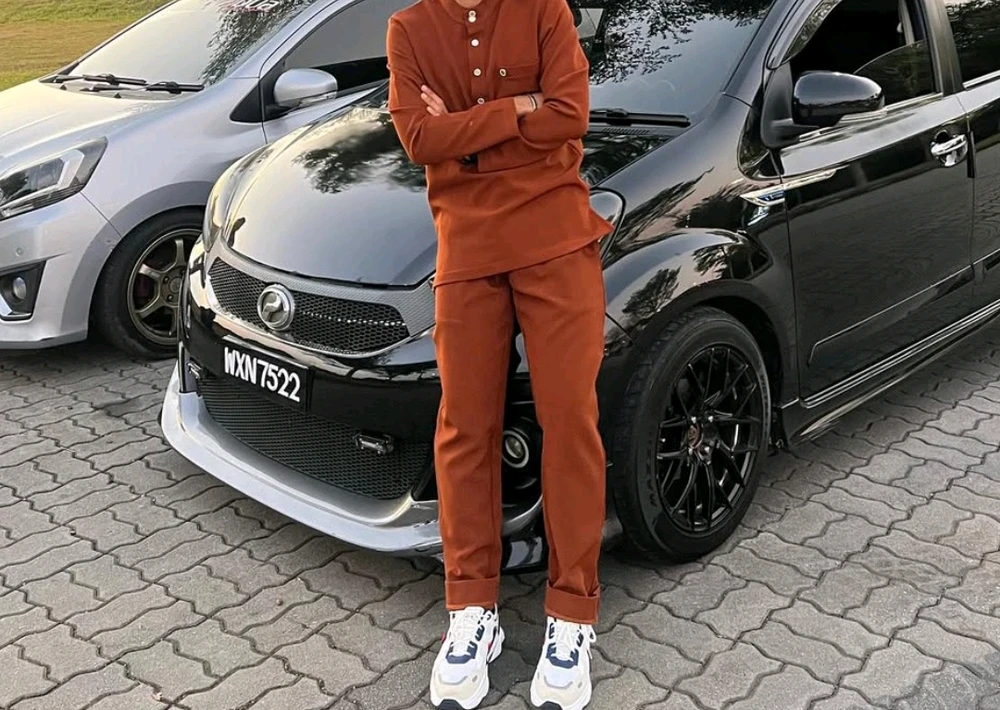 GIF dimuat naik oleh Anik