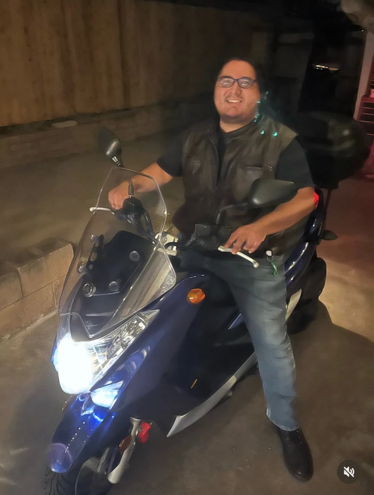 GIF gi-upload ni Andres