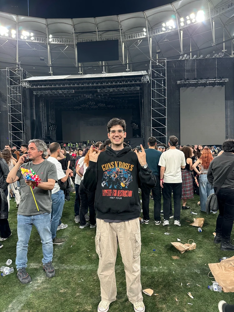GIF uploaded by Y