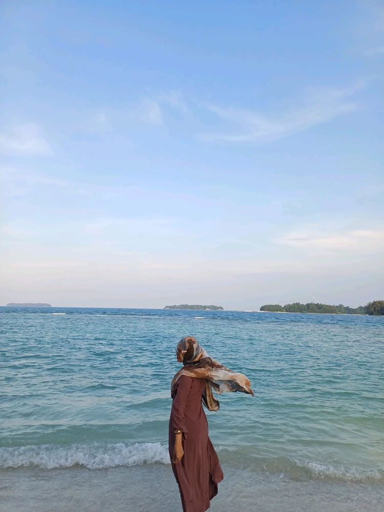 GIF pujat per Ratu