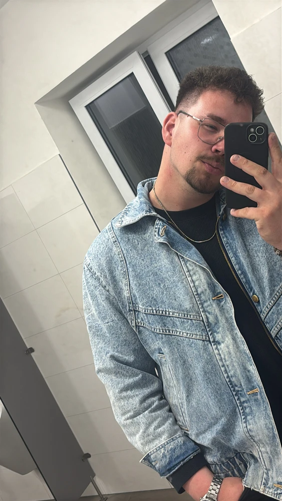 GIF uploaded by Roman