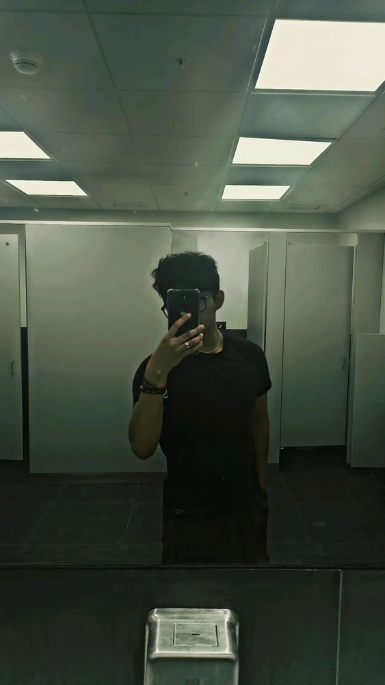 Andersson йөкләгән GIF