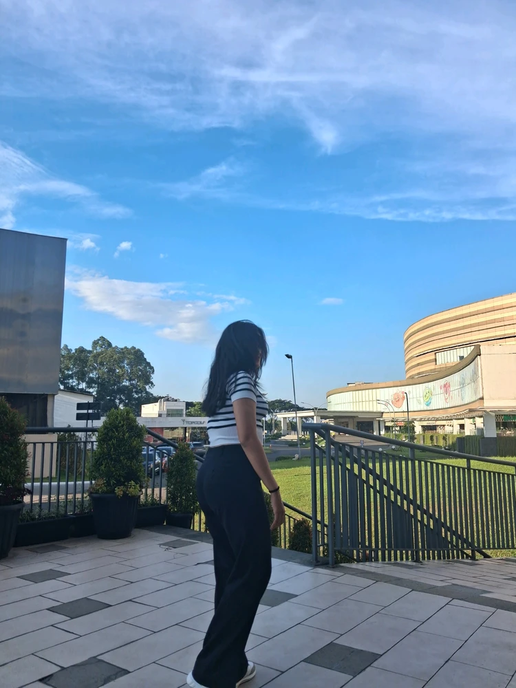 GIF nke Floren bugoro
