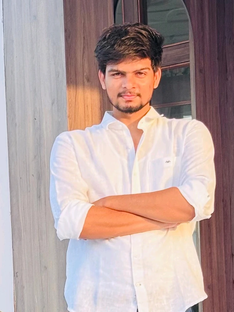 Ayush Singh байршуулсан зураг