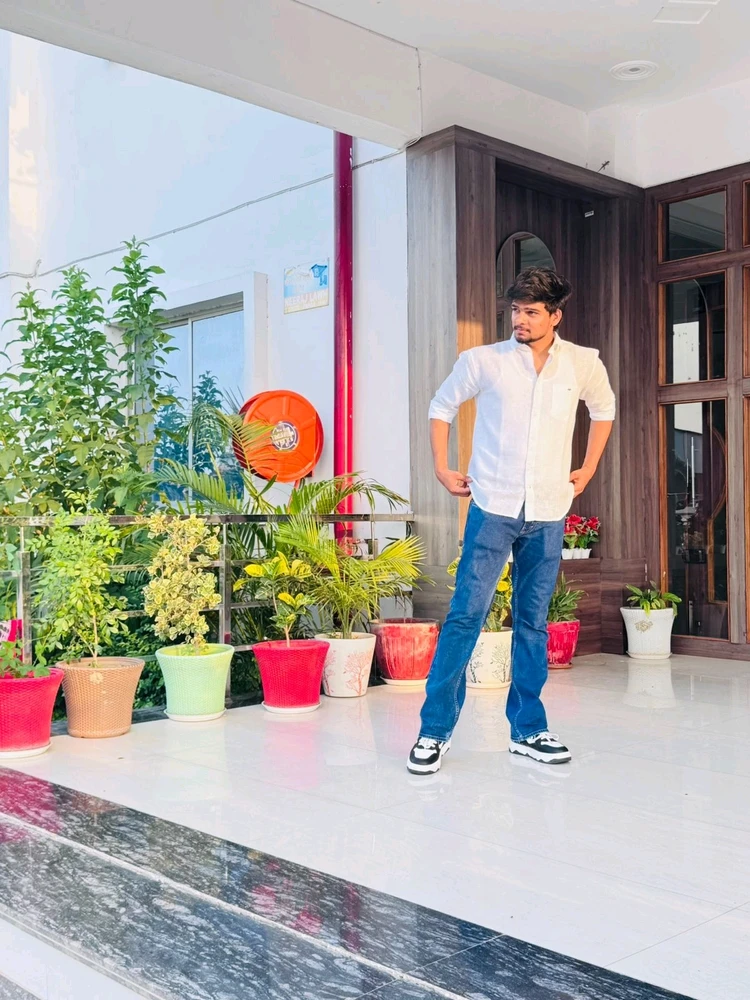 Ayush Singh байршуулсан зураг