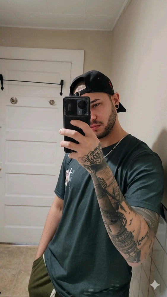 GIF i tukuna ake e Alex