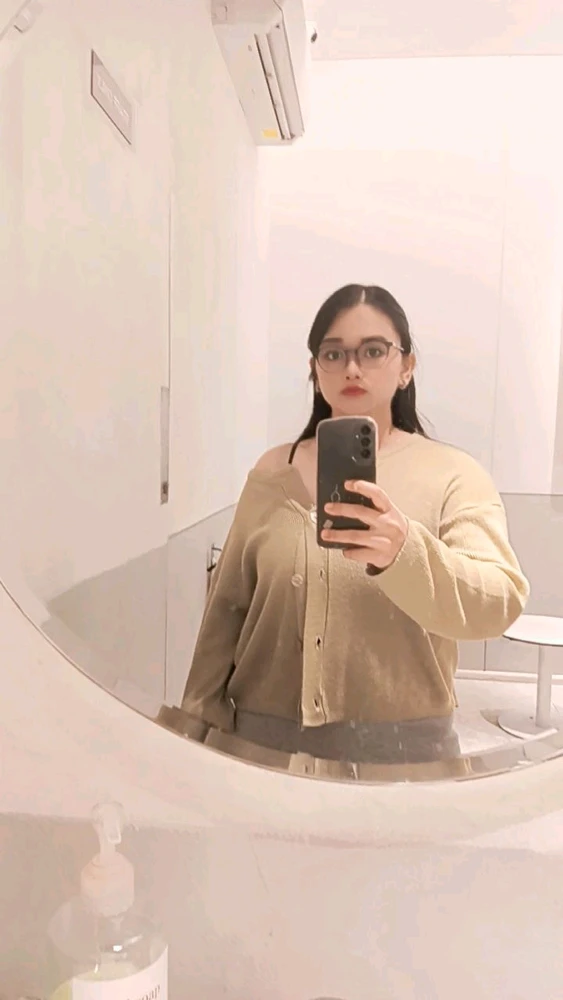 GIF uploaded by Priscilla