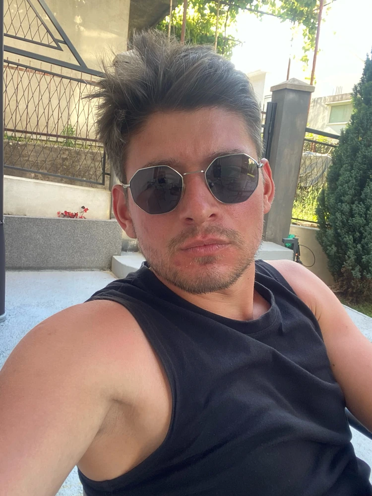 GIF uploaded by Selim