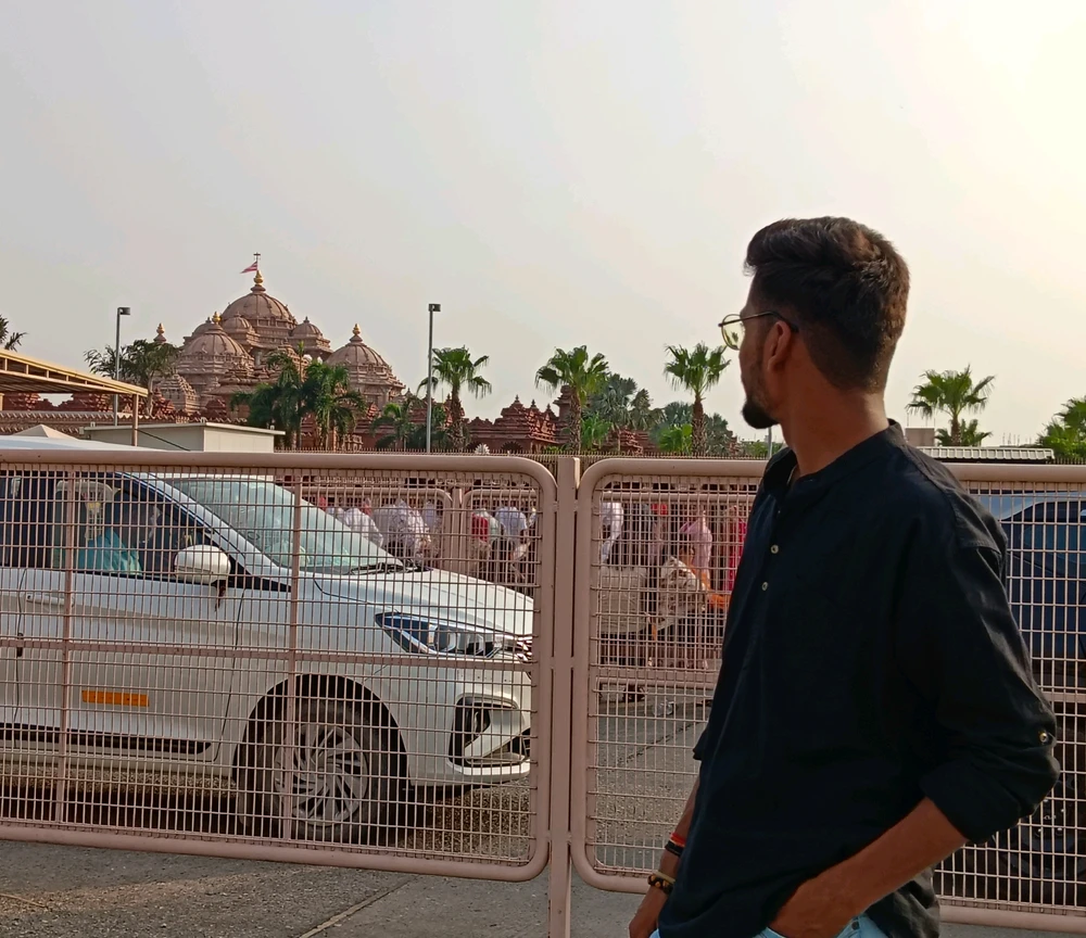 GIF رفعها Harsh Mathur