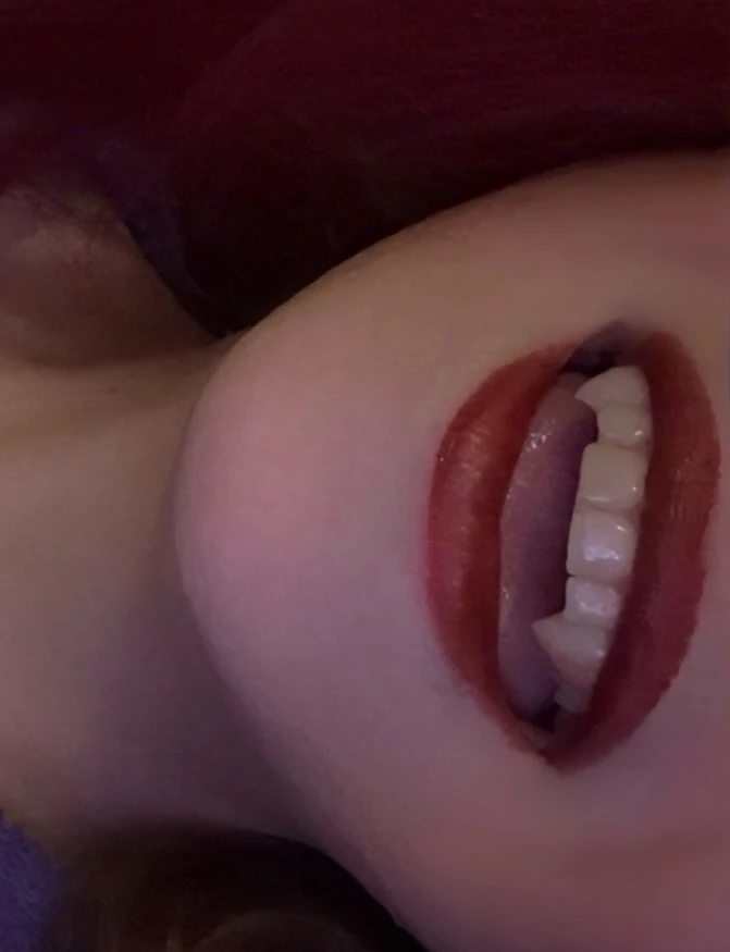 GIF eropgeluede vum Emily
