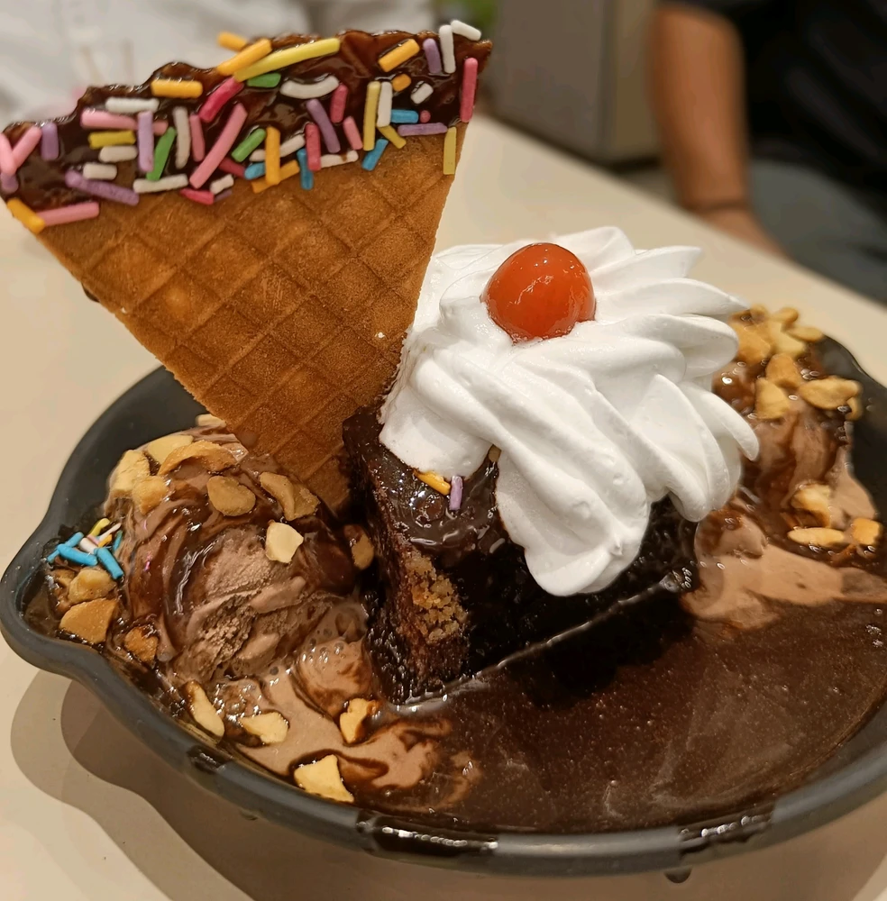 GIF uploaded by Nana
