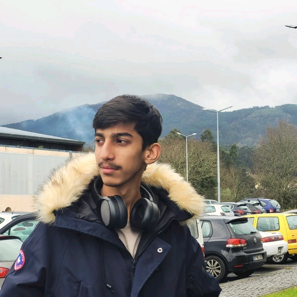 GIF eropgeluede vum Ghulam
