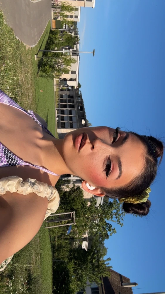 GIF uploaded by Barbie