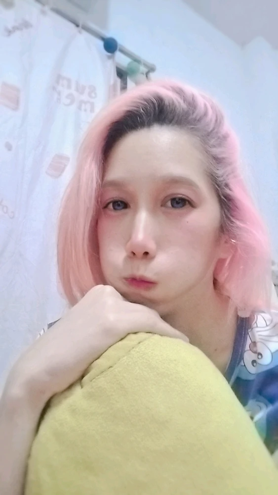 בילד ארויפגעלאדן דורך Pokemongirl