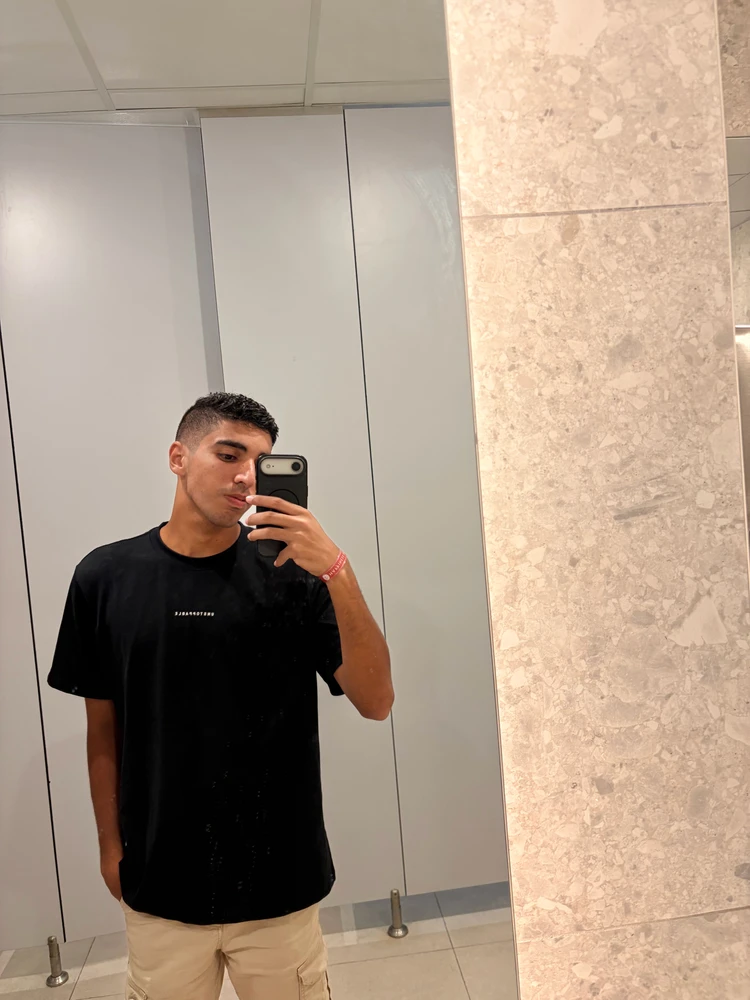 GIF uploaded by Abdo